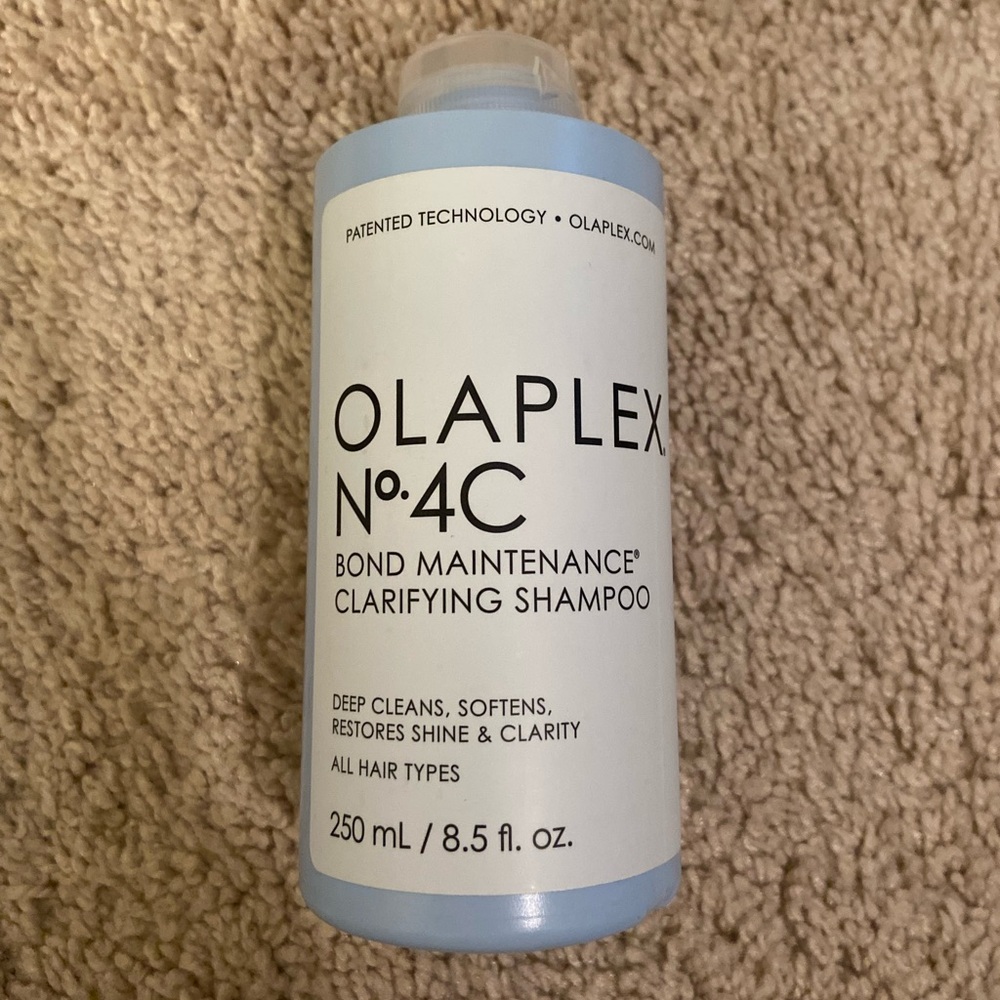 OLAPLEX No. 4C Bond Maintenance Clarifying Shampoo